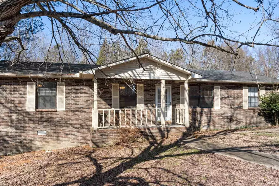 48 Lakeside Dr, Estill Springs, TN 37330