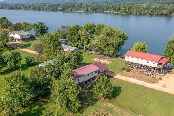 346 Martin Landing Rd, Lobelville, TN 37097