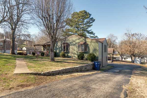 2016 Alpine Dr,  Columbia,  TN 38401