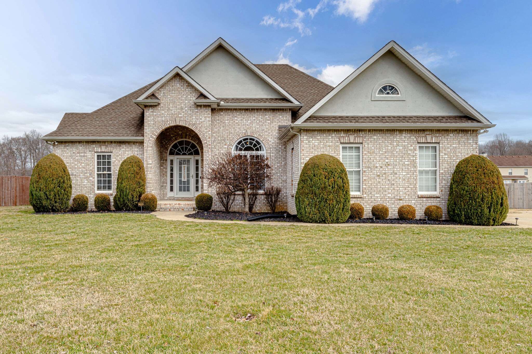 208 Deerfield Dr, Springfield, TN 37172