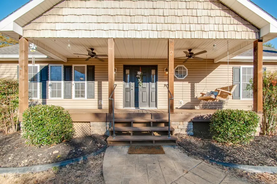 1200 Dawson Rd, White Bluff, TN 37187