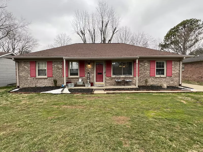 917 Springmont Dr, Hopkinsville, KY 42240