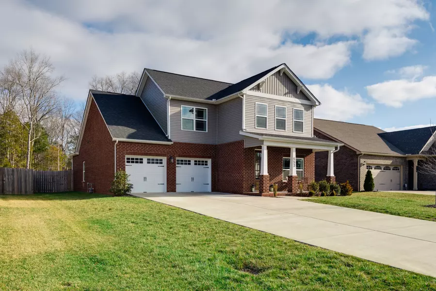 553 Oakvale Ln, Mount Juliet, TN 37122