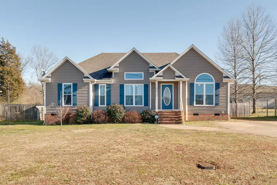 1943 Farmington Ct, Columbia, TN 38401