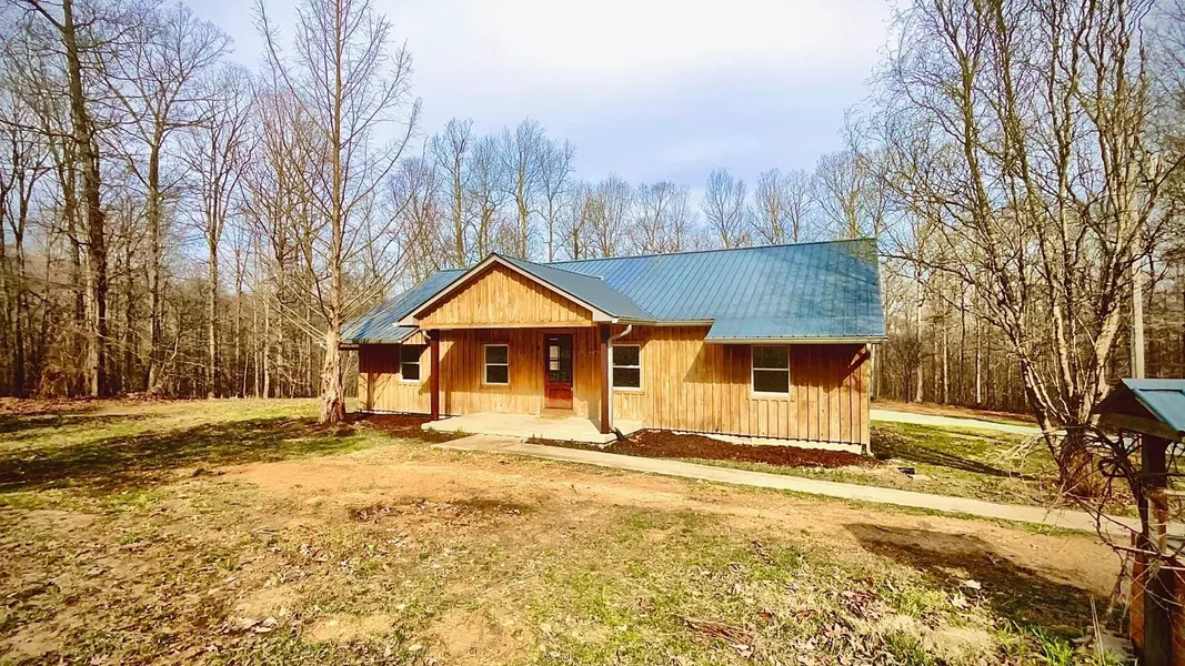 405 Napier Lake Rd, Hohenwald, TN 38462