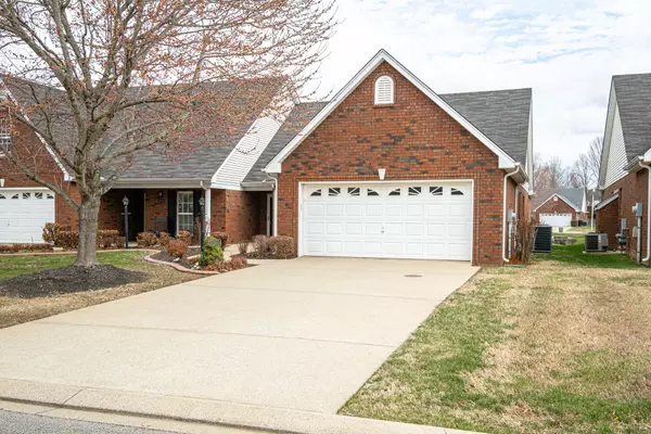 2814 Stonehedge Dr, Murfreesboro, TN 37128