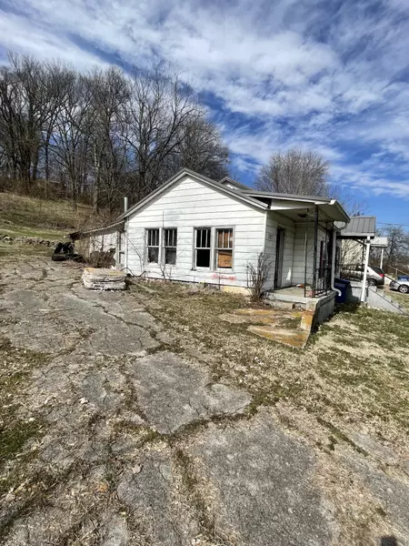 307 Edgewood Ave, Mount Pleasant, TN 38474