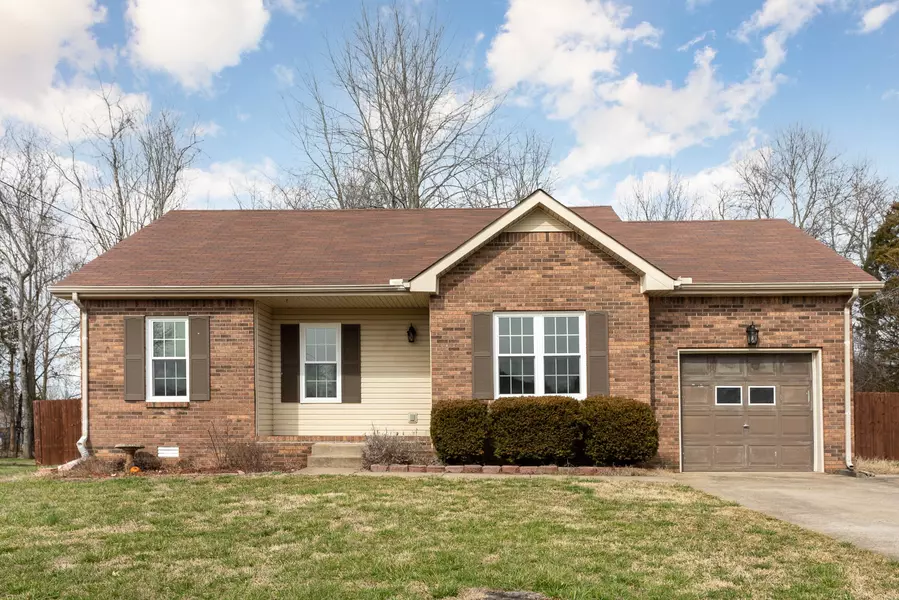 1184 Kendall Dr, Clarksville, TN 37042