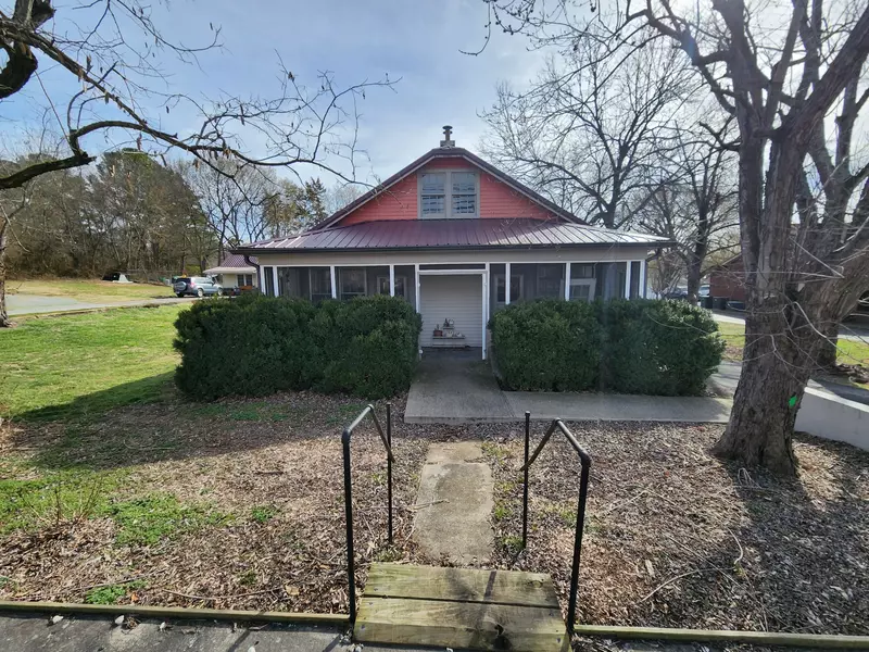 307 W High St, Woodbury, TN 37190