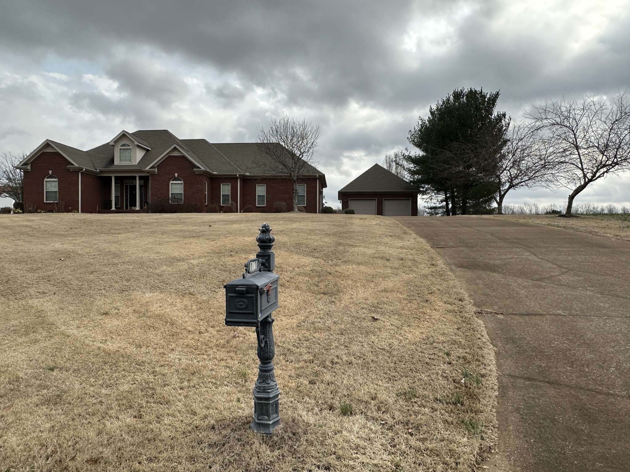 181 Fairway Cir,  Loretto,  TN 38469