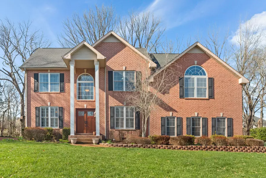 121 Crooked Creek Ln, Hendersonville, TN 37075