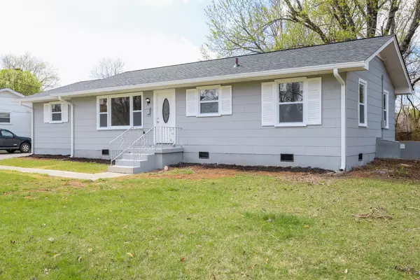 1819 Shelley St, Murfreesboro, TN 37129