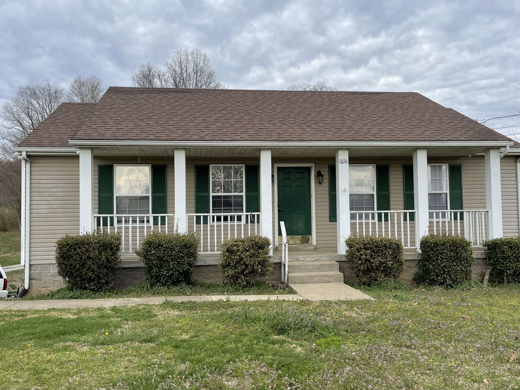 1016 Deerfield Dr, Chapmansboro, TN 37035
