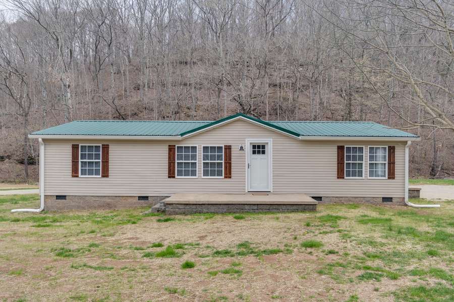 8667 Dry Creek Rd, Mount Pleasant, TN 38474