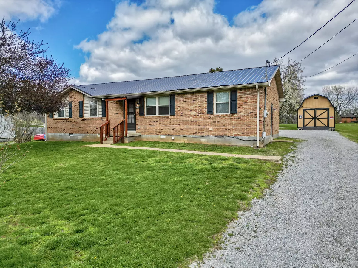 Columbia, TN 38401,212 Lyons Ln