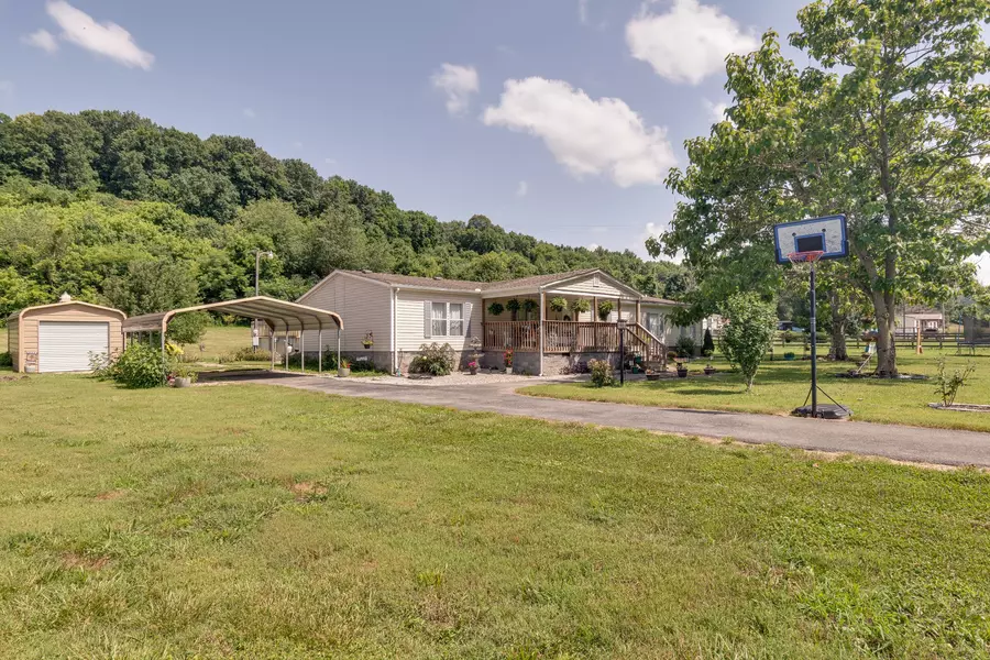 8635 King Hollow Rd, Mount Pleasant, TN 38474