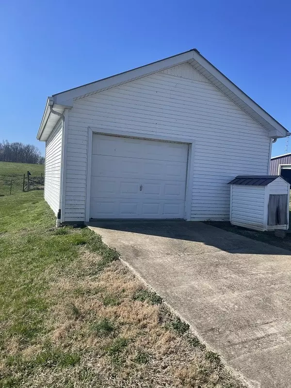 Westmoreland, TN 37186,152 Bosham Rd