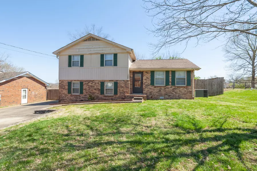 106 Overlook Dr, Hendersonville, TN 37075