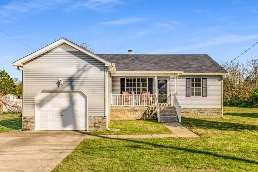 202 Fergus Rd, La Vergne, TN 37086