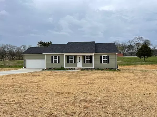 48 Cedarwood Cove Rd, Tullahoma, TN 37388