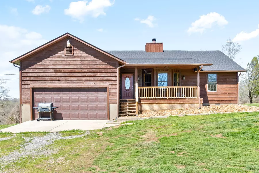 2467 Outlaw Rd, Woodlawn, TN 37191