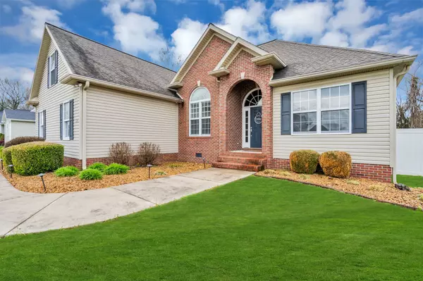 Hopkinsville, KY 42240,935 Wing Tip Cir