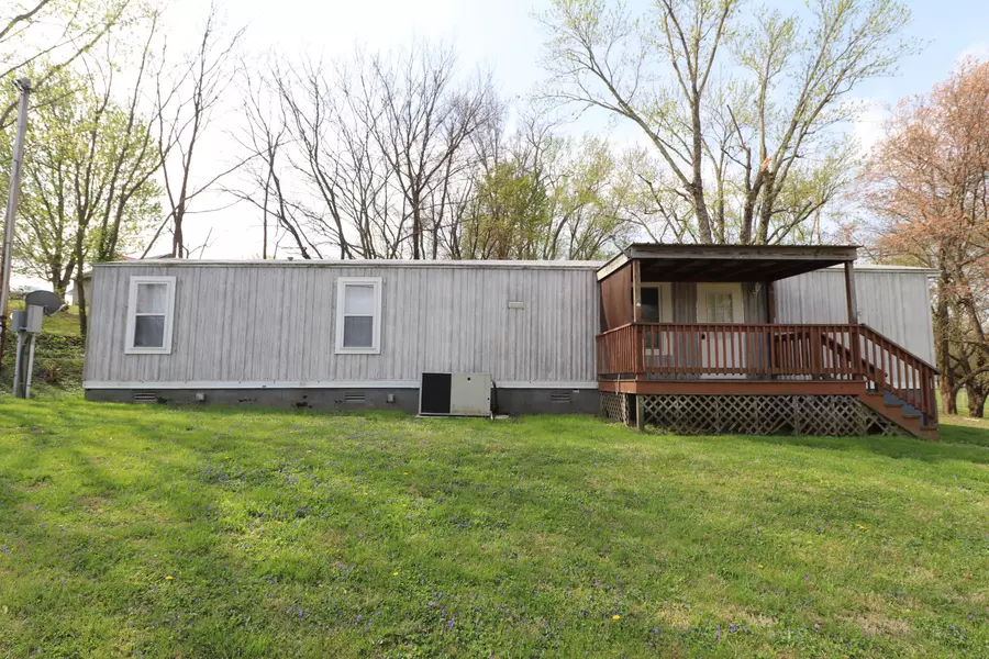 5140 Austin Peay Hwy, Westmoreland, TN 37186