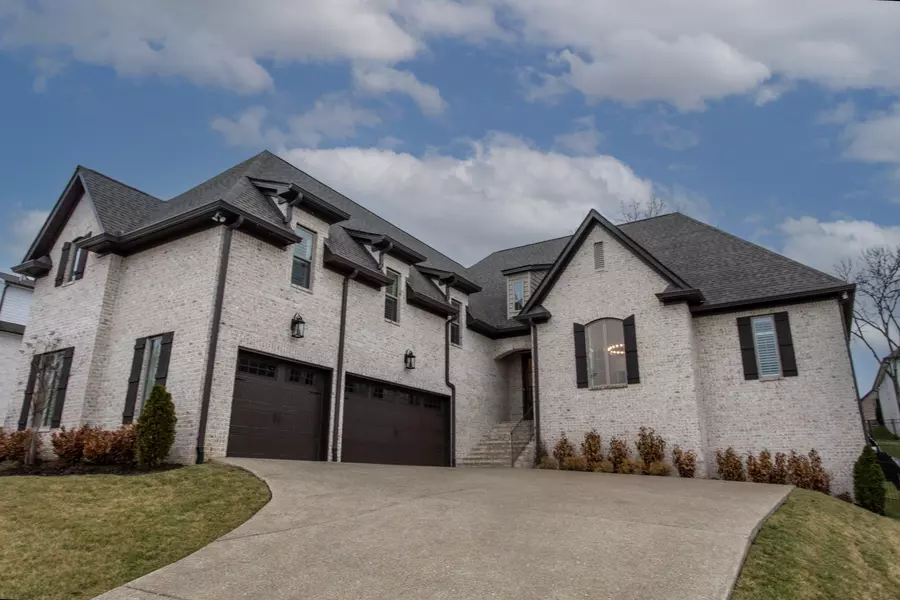 395 Arrow Ct, Hendersonville, TN 37075