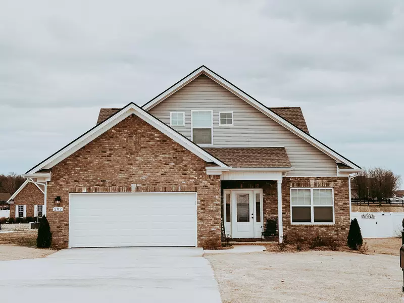202 Pacific Ave, Shelbyville, TN 37160