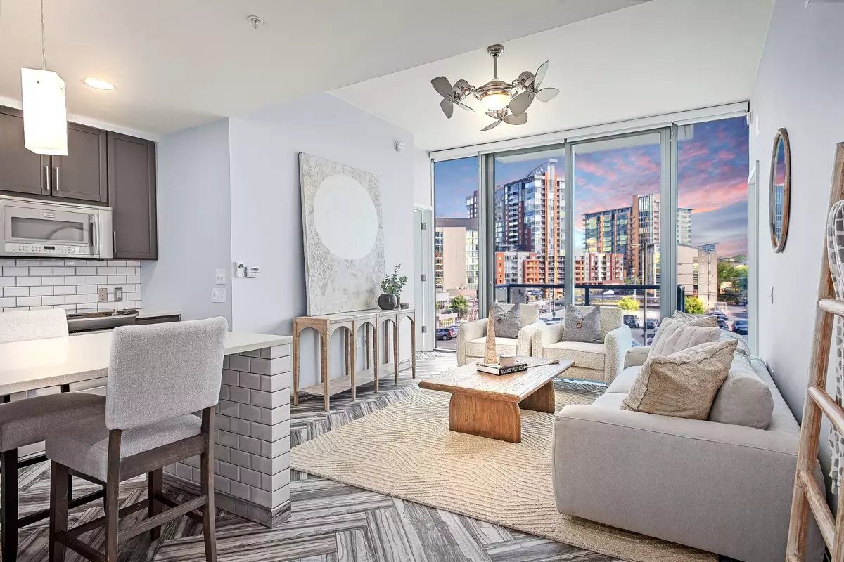 Nashville, TN 37203,1212 Laurel St #305