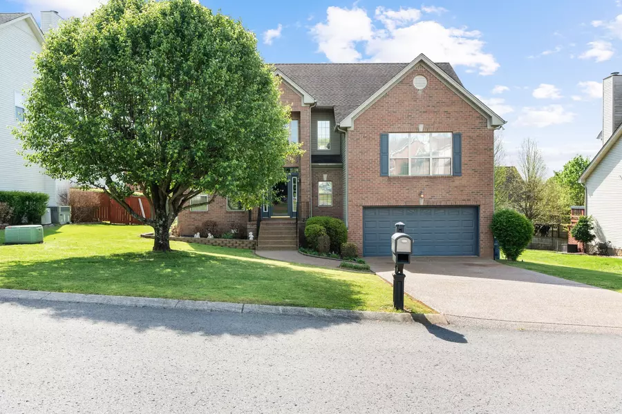 121 Rose Garden Lane, Goodlettsville, TN 37072