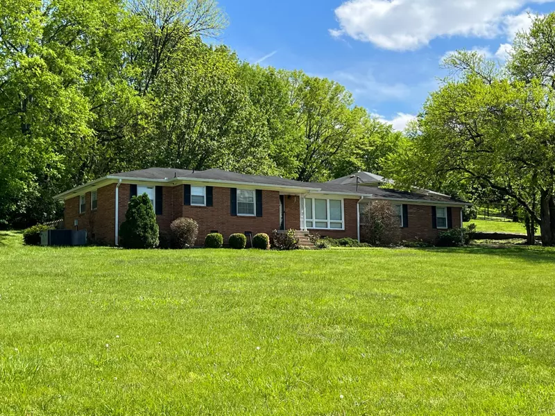 201 Foxboro Drive, Madison, TN 37115