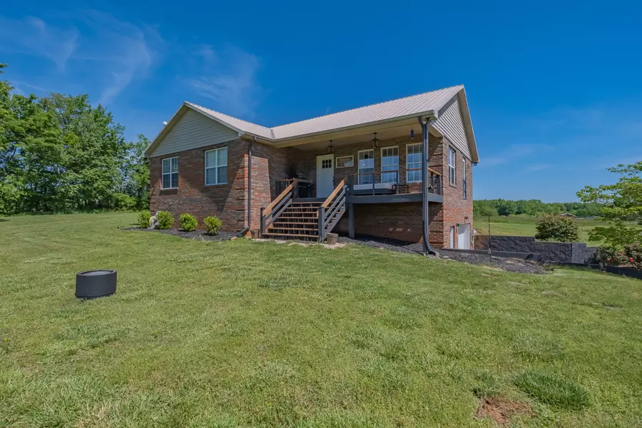 901 Spur Rd, Decherd, TN 37324