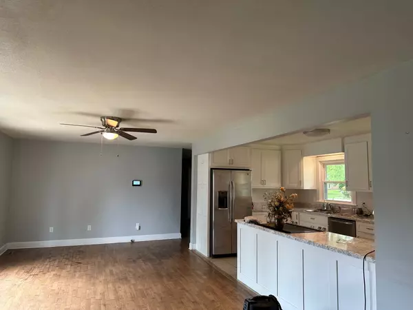 Lawrenceburg, TN 38464,818 Gilbreath Dr