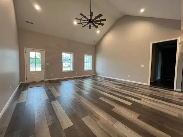 Hopkinsville, KY 42240,235 Valley Green