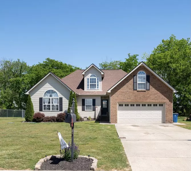 801 Fleming Farms Dr, Murfreesboro, TN 37128