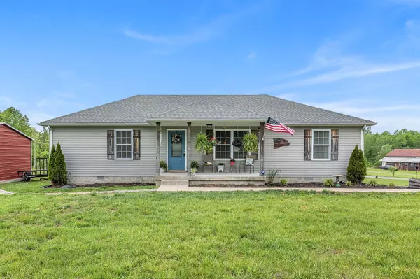 420 Douglas Ln, Lafayette, TN 37083