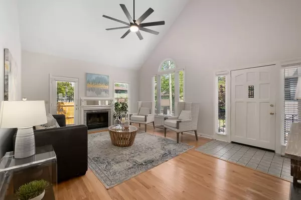 101 Bonnie Briar Ln,  Nashville,  TN 37212