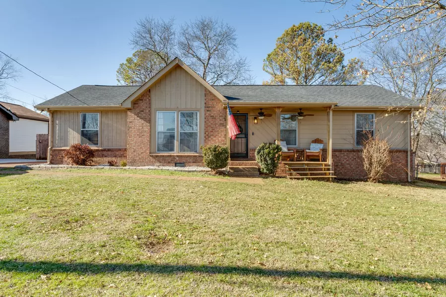 107 Overlook Dr, Hendersonville, TN 37075