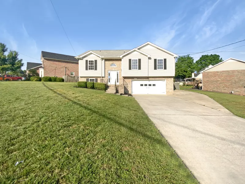 1307 Bluebonnet Dr, Clarksville, TN 37042