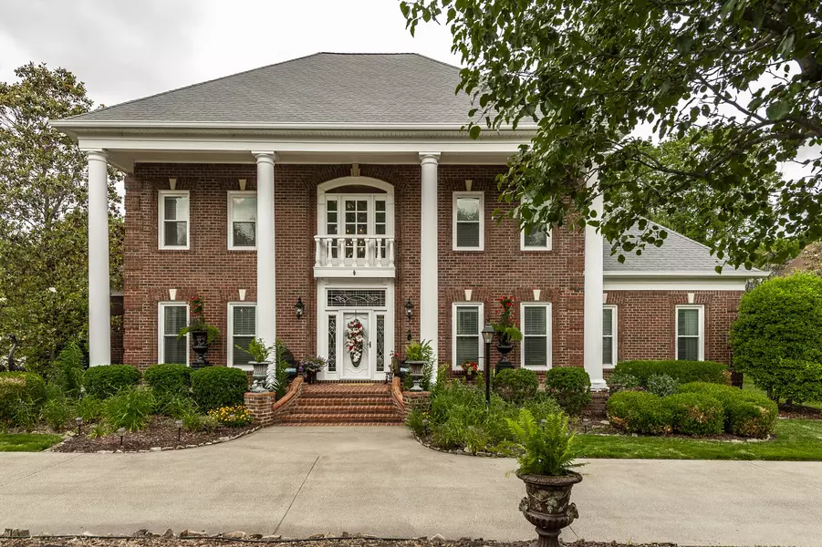 124 N Country Club Dr, Hendersonville, TN 37075