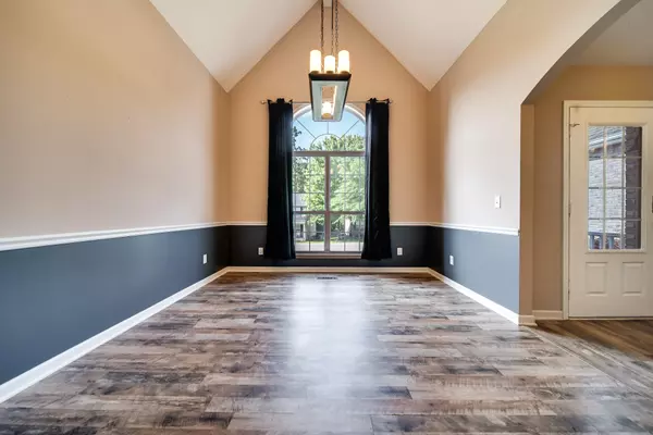 White House, TN 37188,324 Holly Ln