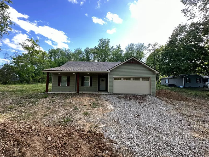 1691 Hugh Hunter Rd, Oak Grove, KY 42262