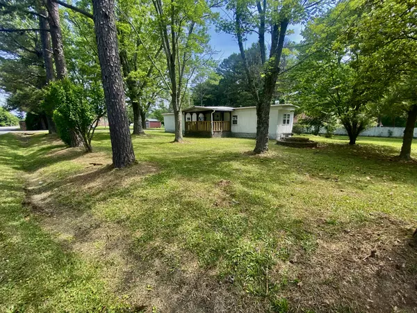 241 Poplar St, Smithville, TN 37166