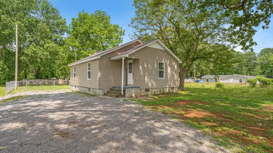 302 N College St, Tullahoma, TN 37388