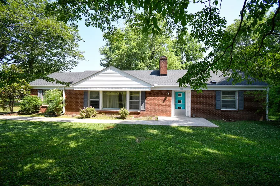 301 N Laurel Cir, Columbia, TN 38401