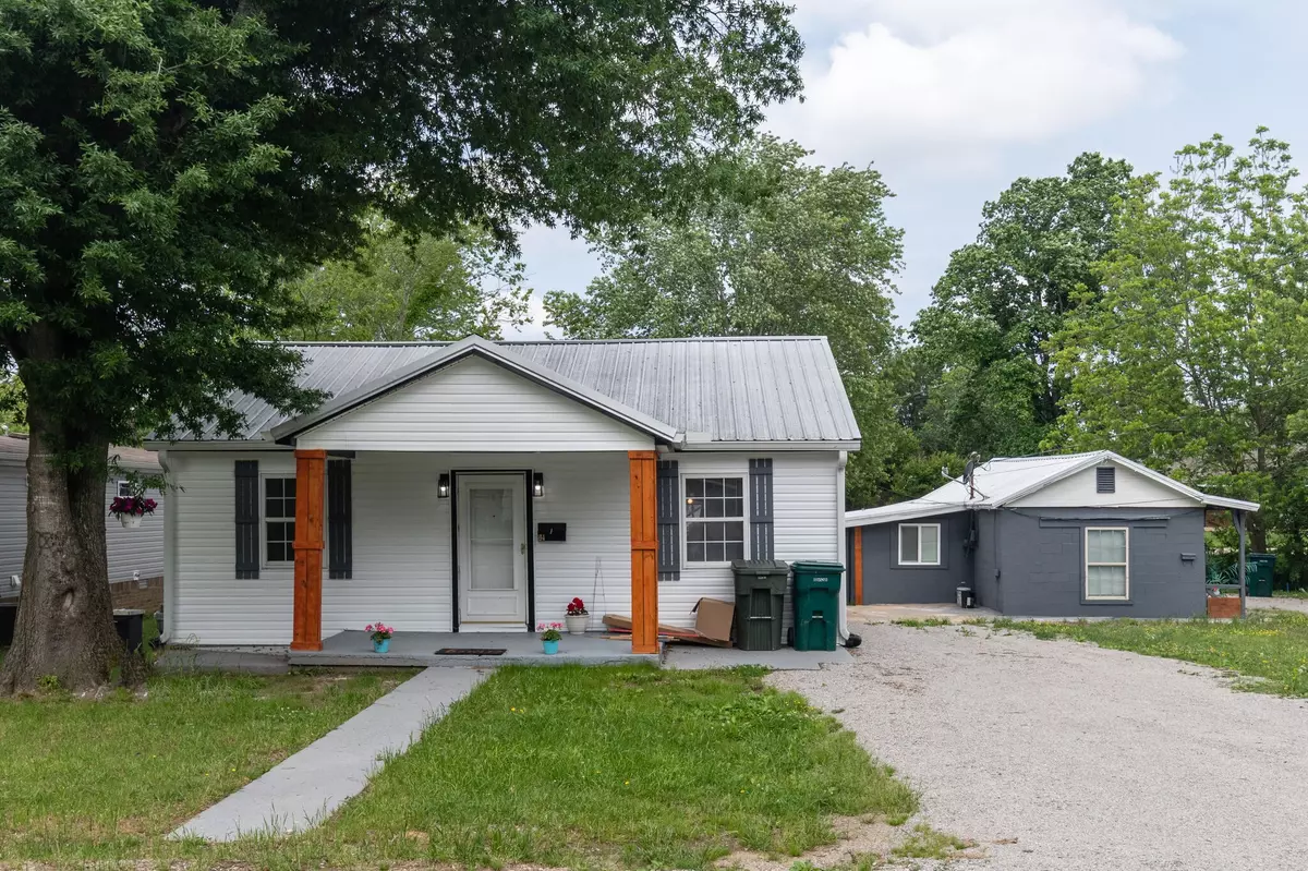 Hohenwald, TN 38462,114 N Pine St