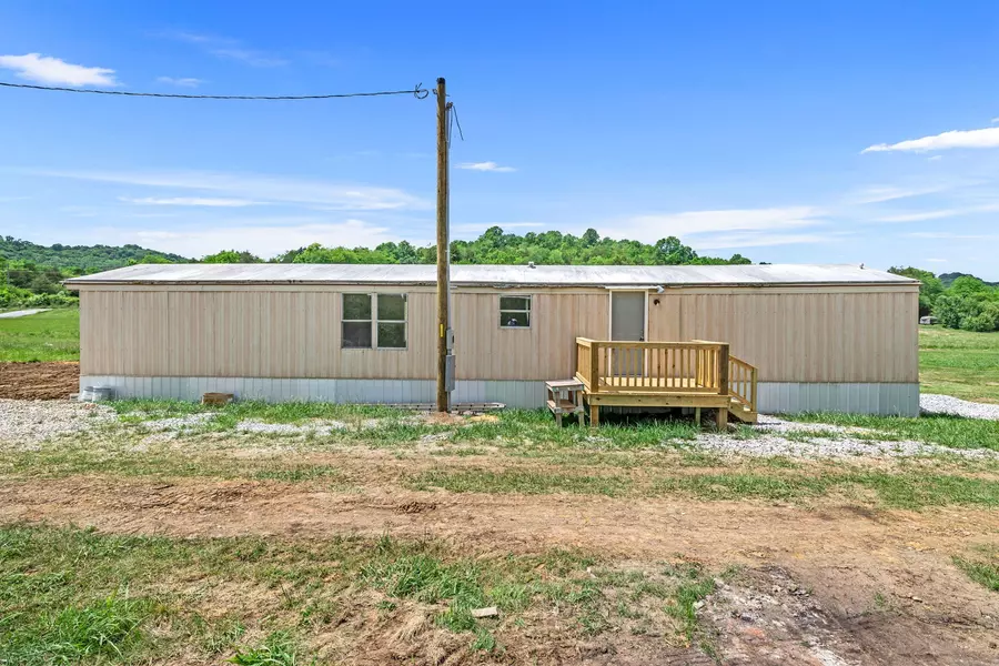 10 Young, Chestnut Mound, TN 38552