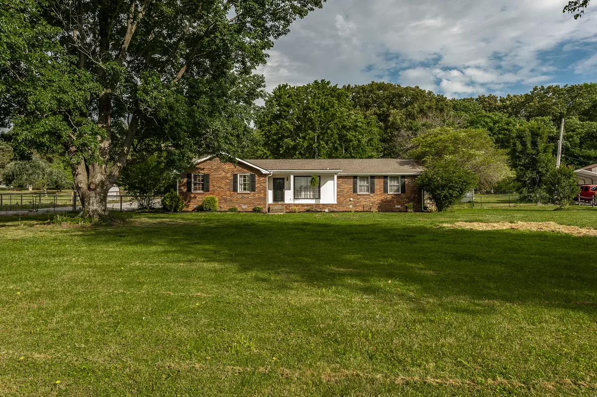 Greenbrier, TN 37073,2042 Old Highway 431 #S