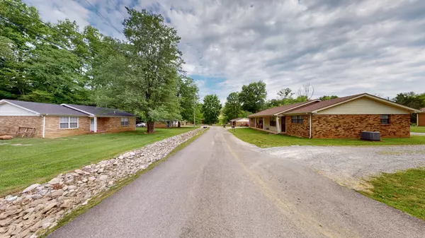 Dickson, TN 37055,102 Sherry Ln